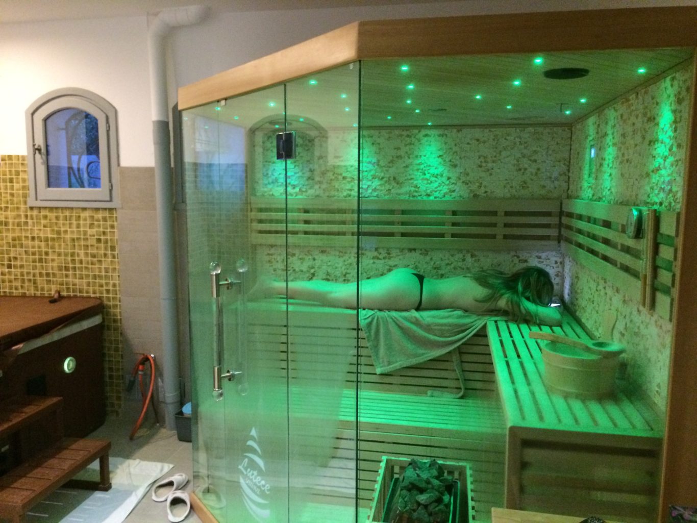 Villa PaulAna sauna & jacuzzi Villa PaulAna chambres d'hôtes naturistes Cap d'Agde, sauna & jacuzzi