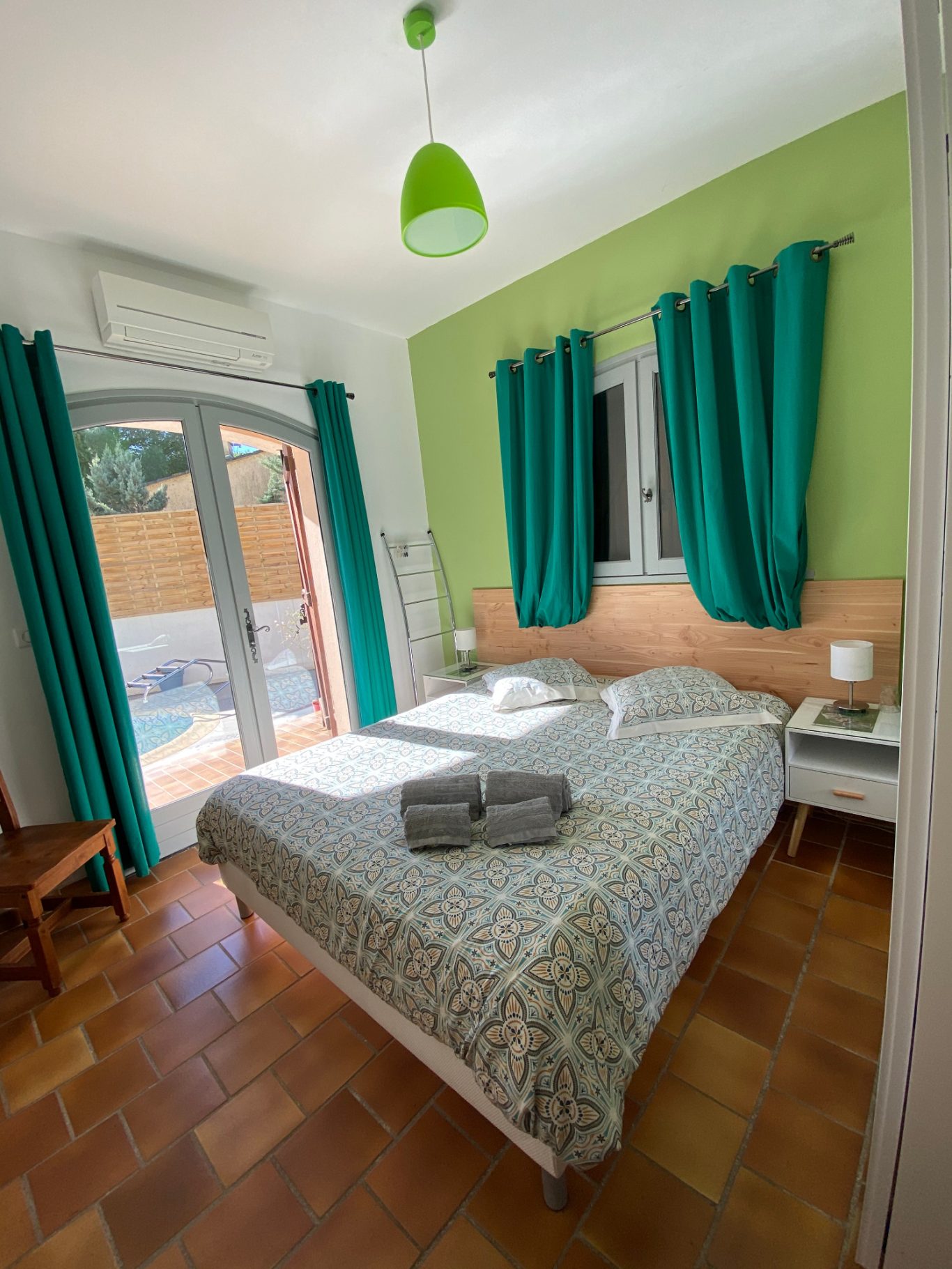 Villa PaulAna chambre verte rez de piscine Villa PaulAna chambres d'hôtes naturistes Cap d'Agde, chambre verte rez de piscine